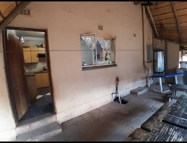 3 BEDROOM HOUSE FOR SALE IN OOS EINDE